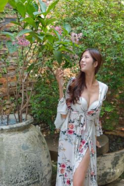 和少妇邻居厨房做爰3